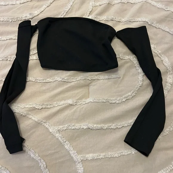 SHEIN Black Off-Shoulder Long Sleeve Crop Top - Picture 2 of 2